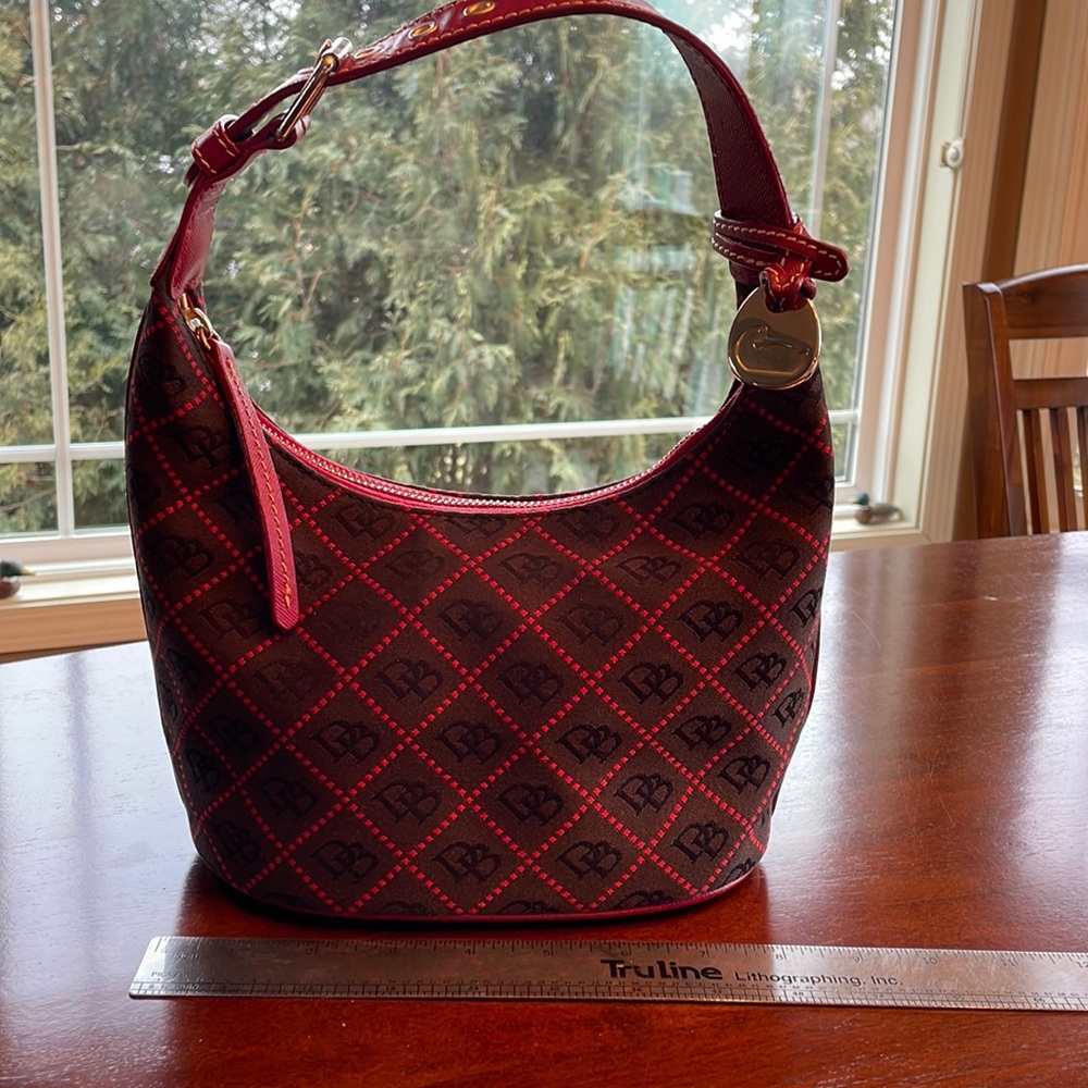 Dooney and Bourke, small hand bag signature fabric